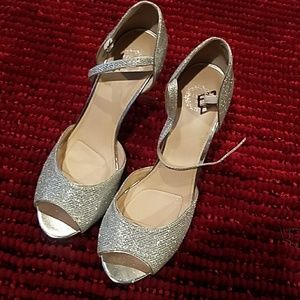 LMiller ladies  shoe